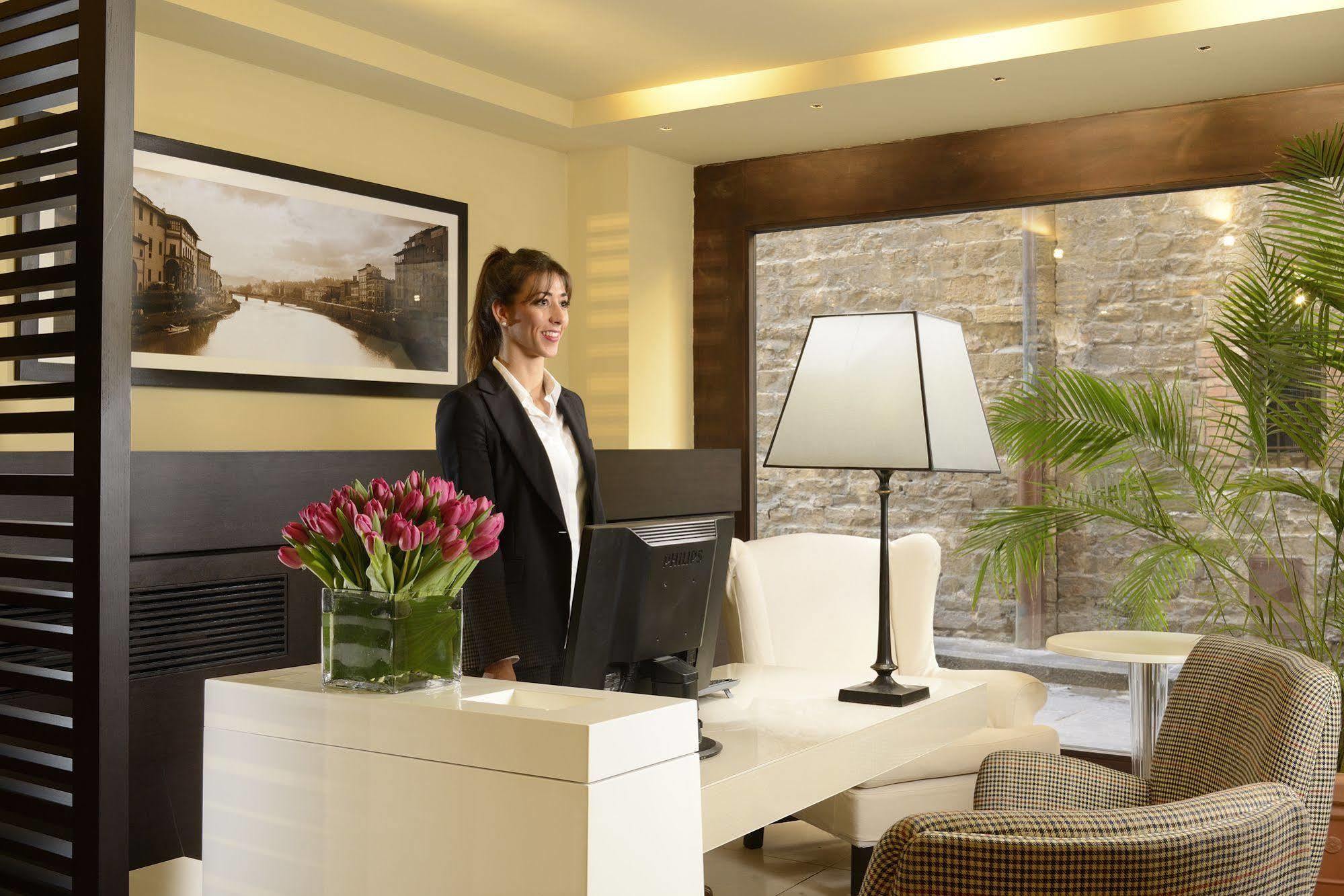 Ponte Vecchio Suites & Spa Флоренция Экстерьер фото
